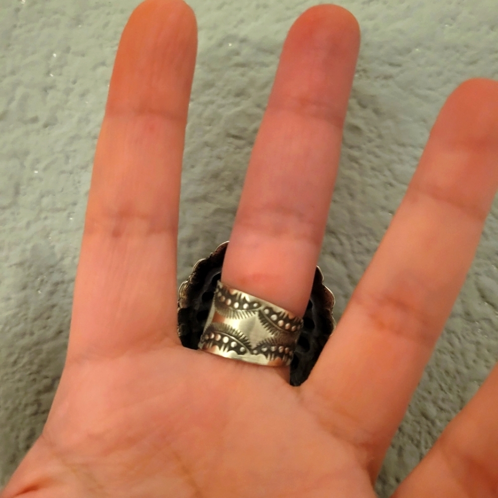 Vintage Sterling Silver Large Concho Ring - Picture 7 of 14